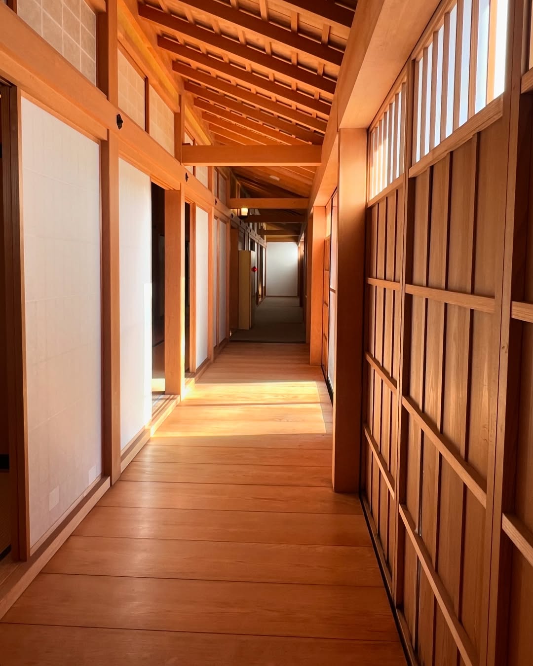 【正妹】苏小立巫女服写真，清纯与魅力的完美交织！