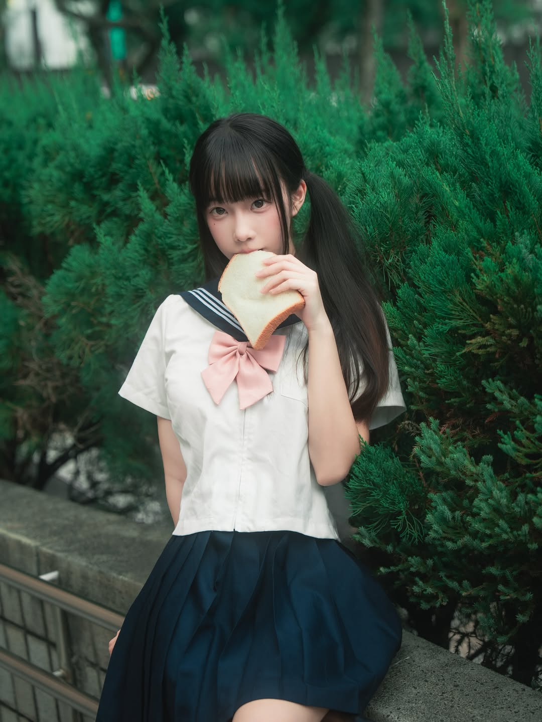 【正妹】小孟Naomi JK制服写真视觉盛宴，甜美与美感并存！