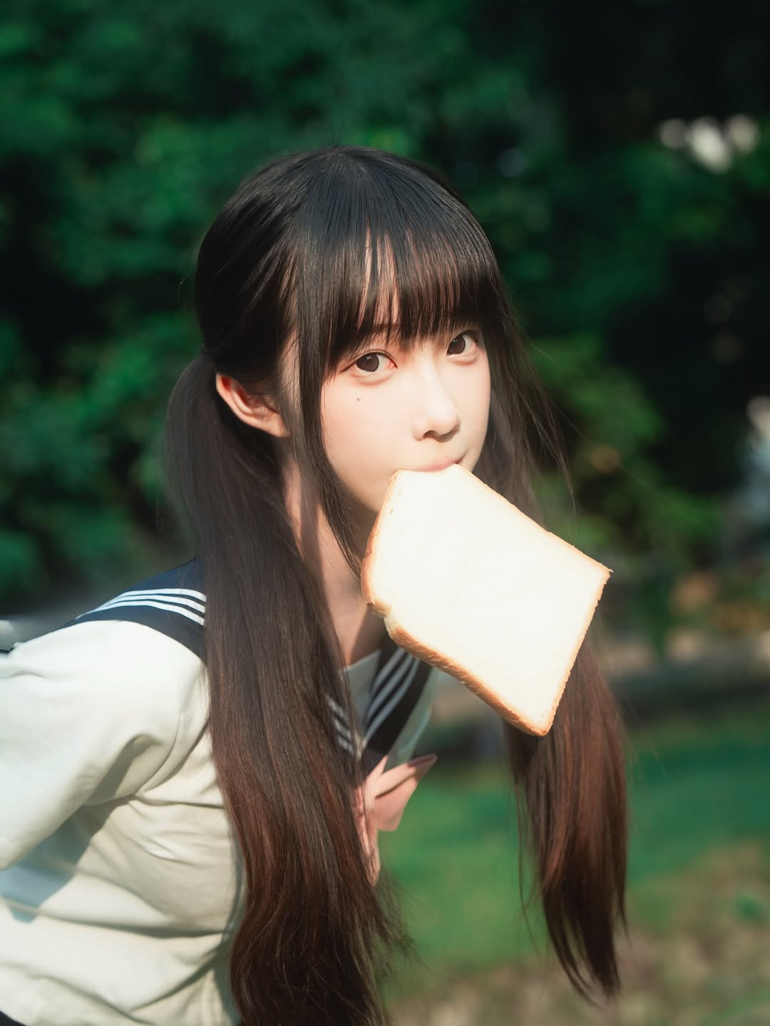 【正妹】小孟Naomi JK制服写真视觉盛宴，甜美与美感并存！