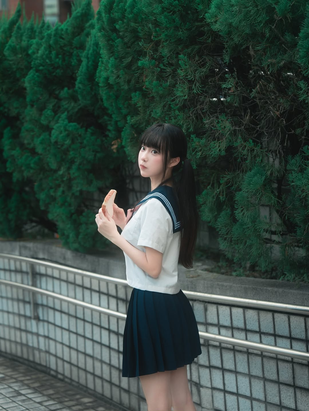 【正妹】小孟Naomi JK制服写真视觉盛宴，甜美与美感并存！