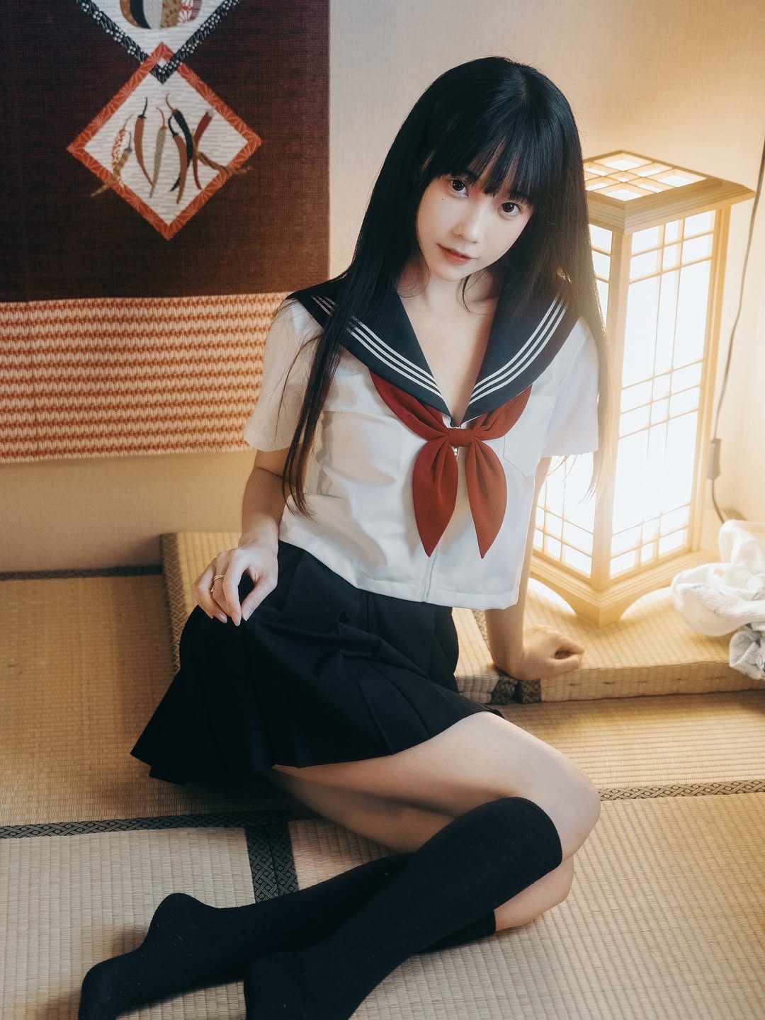 【正妹】小孟Naomi JK制服写真视觉盛宴，甜美与美感并存！