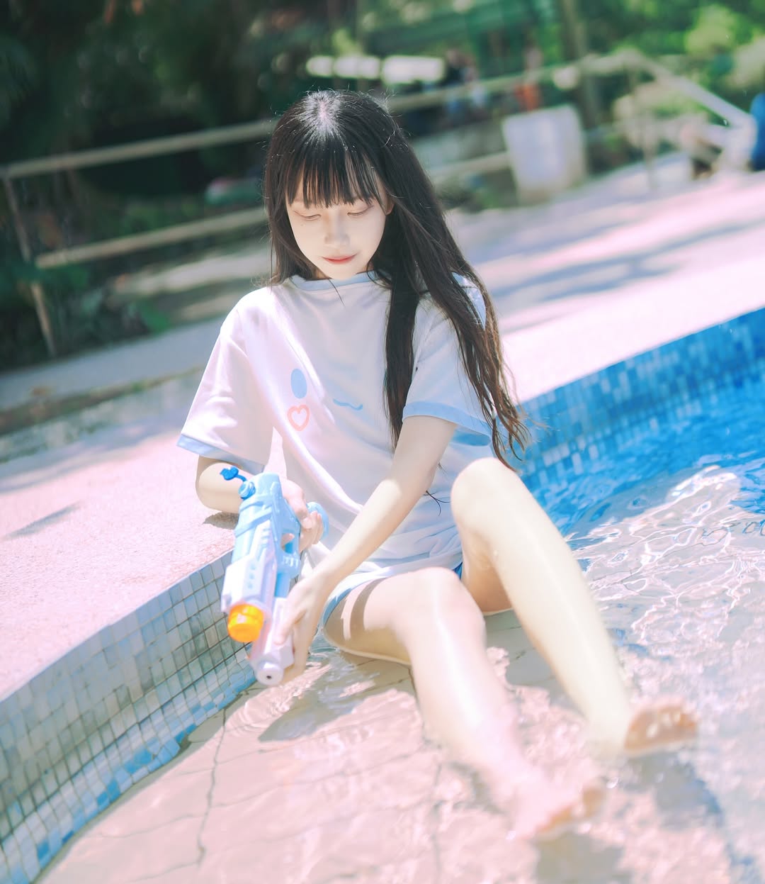 【正妹】小孟Naomi夏日泳池游泳美照，夏季既清爽又有力量！