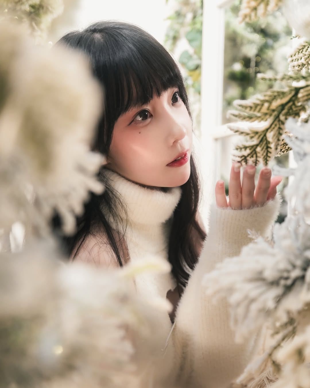 【正妹】小孟Naomi毛衣短裙圣诞节美照，冬天特別想抱抱呢！