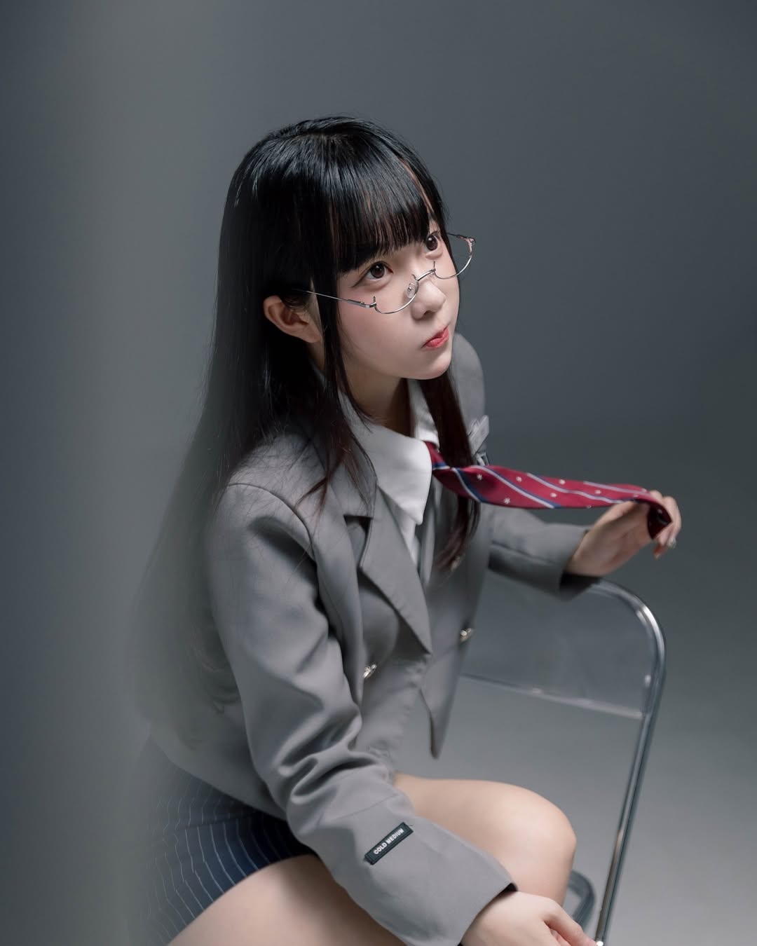 【正妹】小孟Naomi韩系制服美照，舒适被爱的感觉！