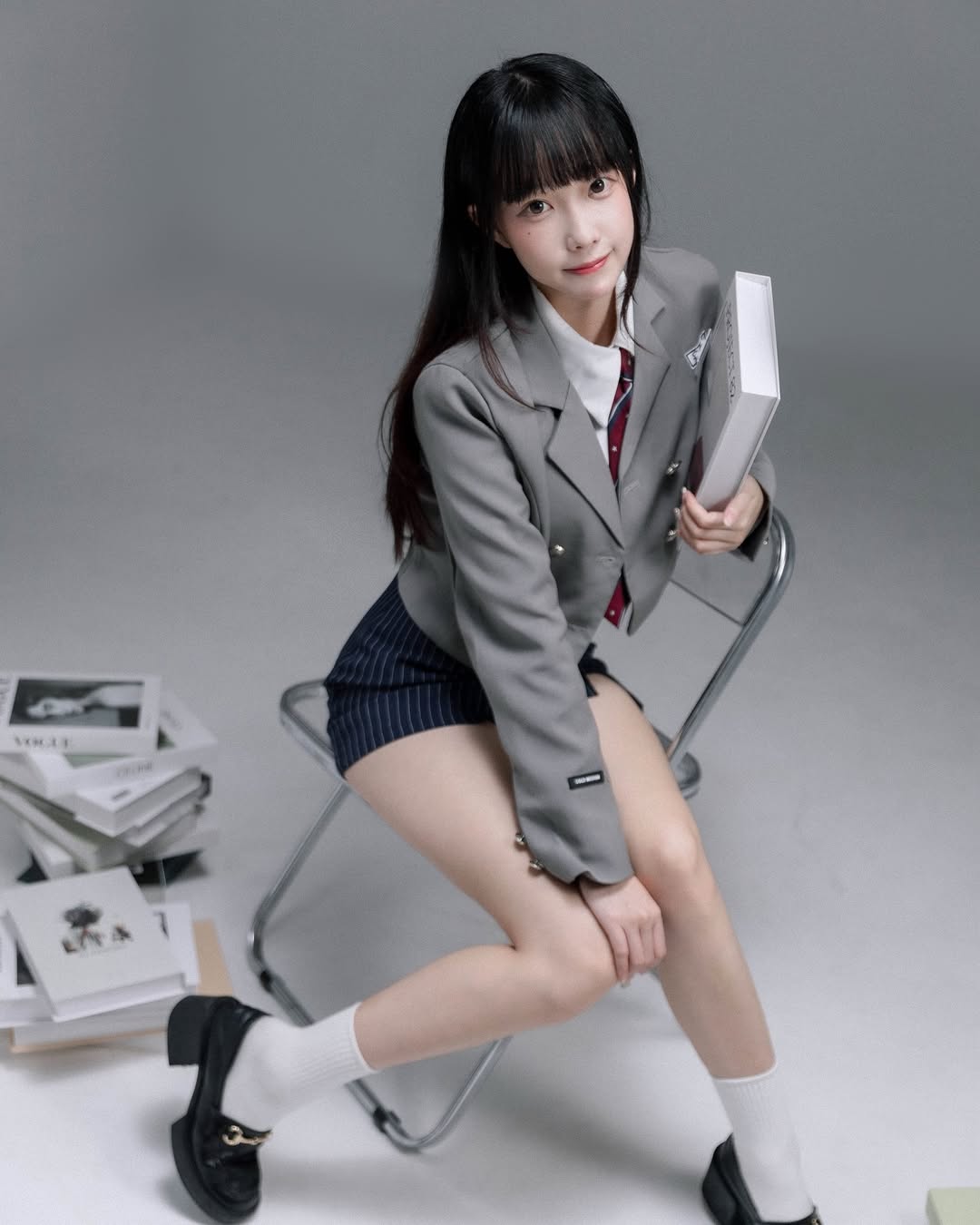 【正妹】小孟Naomi韩系制服美照，舒适被爱的感觉！