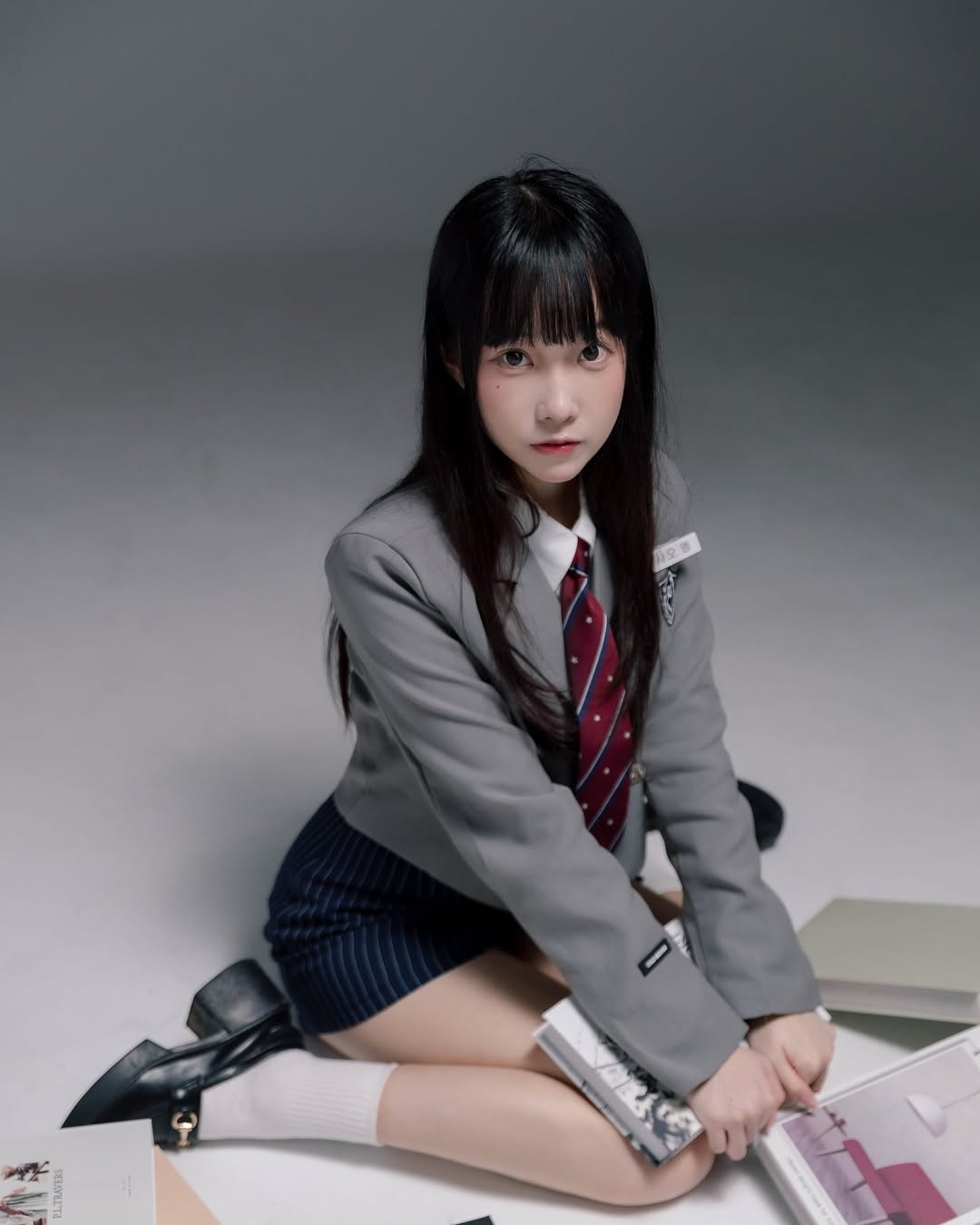 【正妹】小孟Naomi韩系制服美照，舒适被爱的感觉！