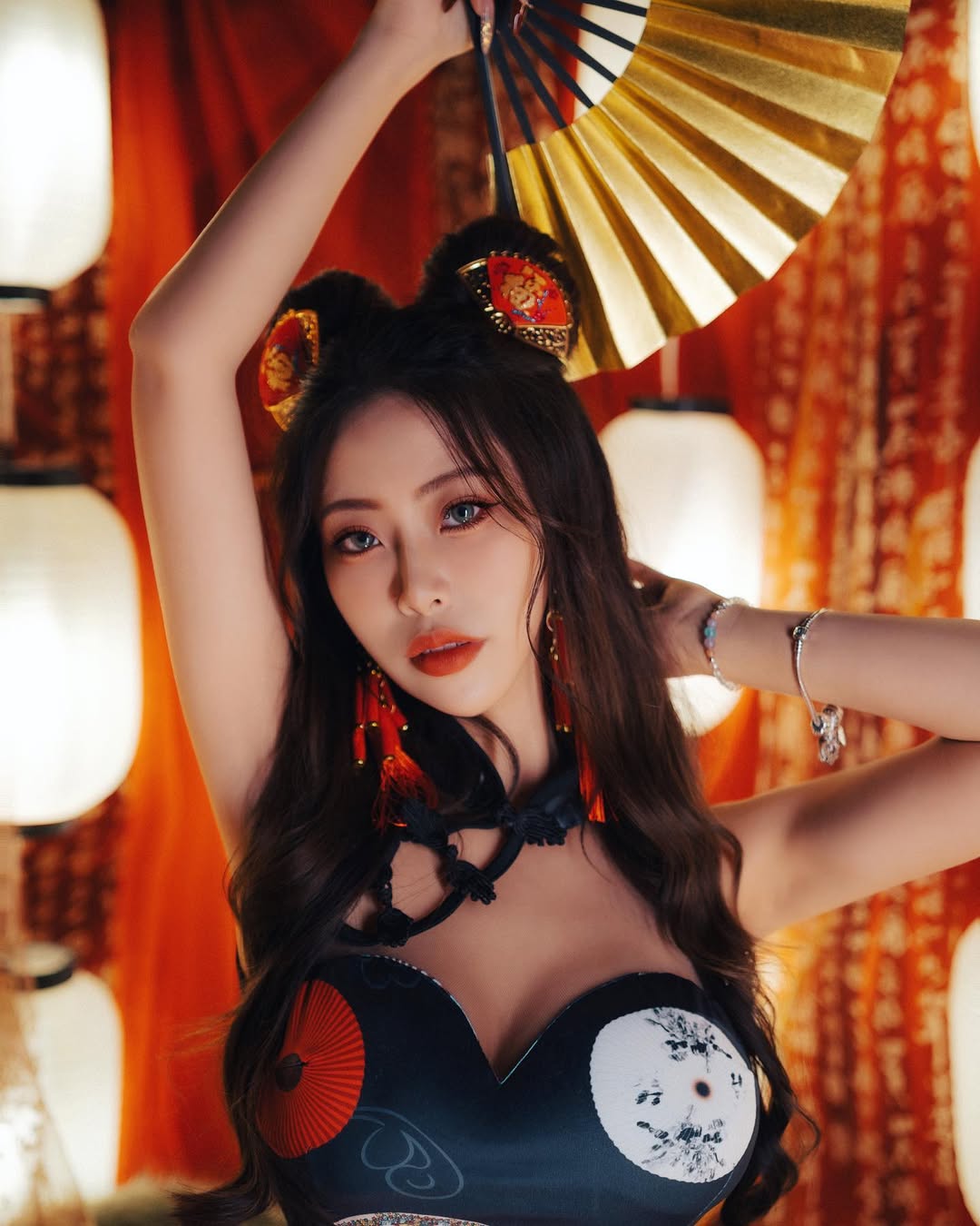 【正妹】玟妡WenHsin宛如从古典长卷中走出的中国娃娃！