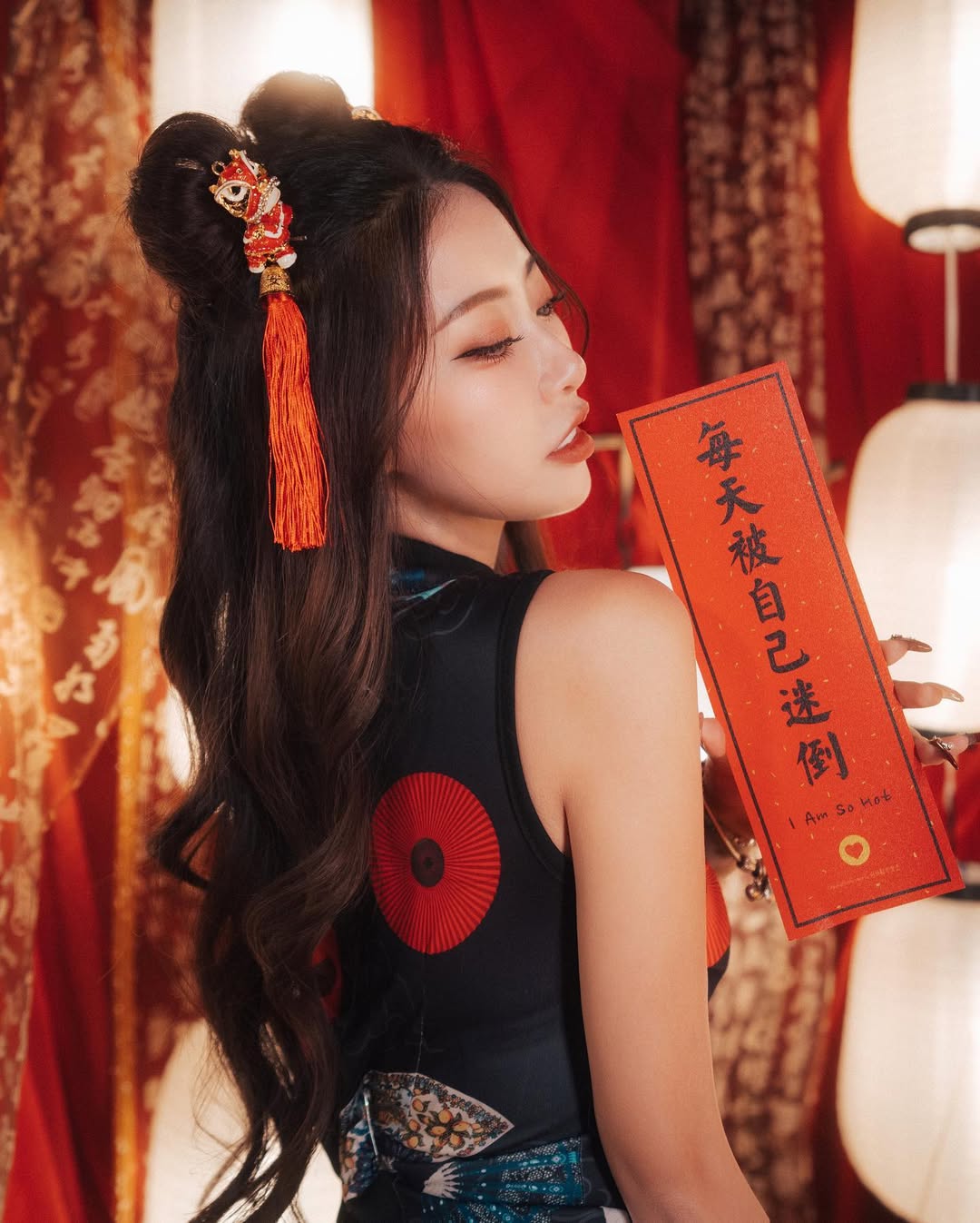 【正妹】玟妡WenHsin宛如从古典长卷中走出的中国娃娃！