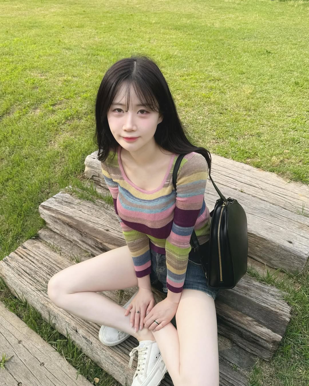 【正妹】Asuna咖啡店打卡美照，对镜头的温柔致意！