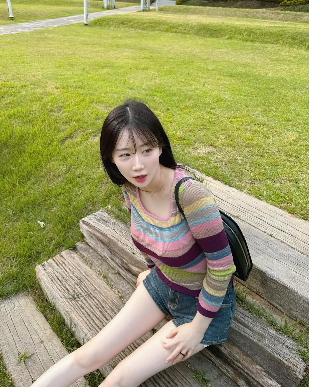 【正妹】Asuna咖啡店打卡美照，对镜头的温柔致意！