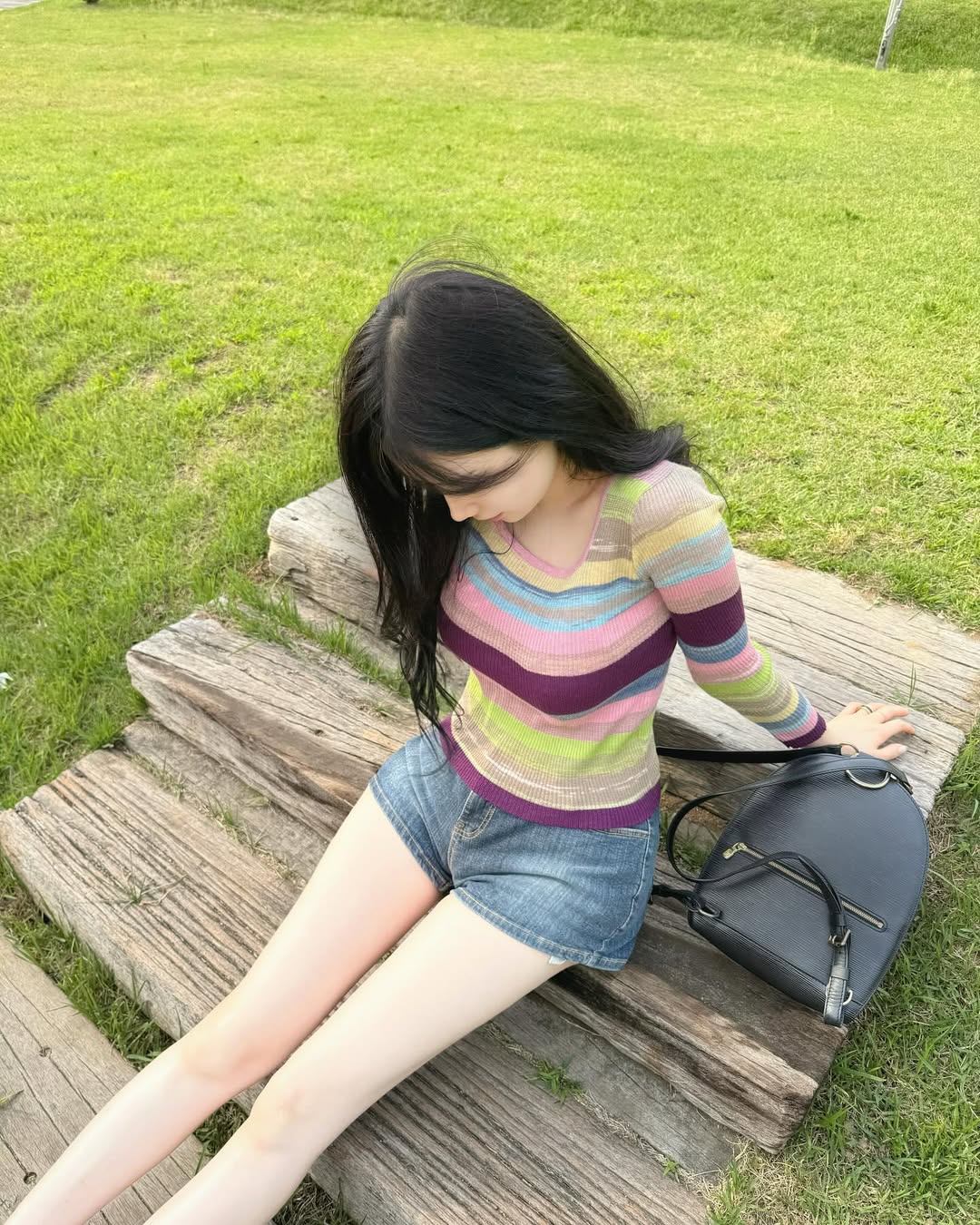 【正妹】Asuna咖啡店打卡美照，对镜头的温柔致意！