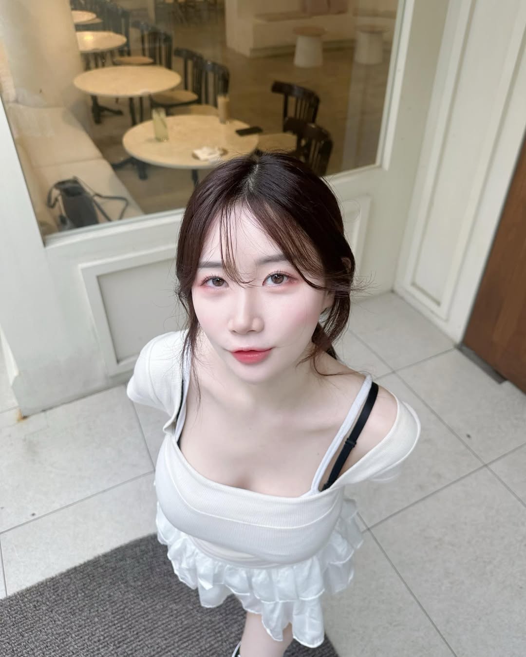 【正妹】Asuna美白大长腿街拍，感受并记录那些温柔的瞬间！