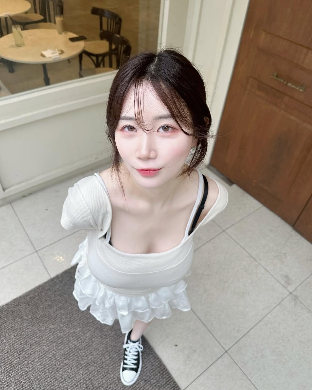 【正妹】Asuna美白大长腿街拍，感受并记录那些温柔的瞬间！