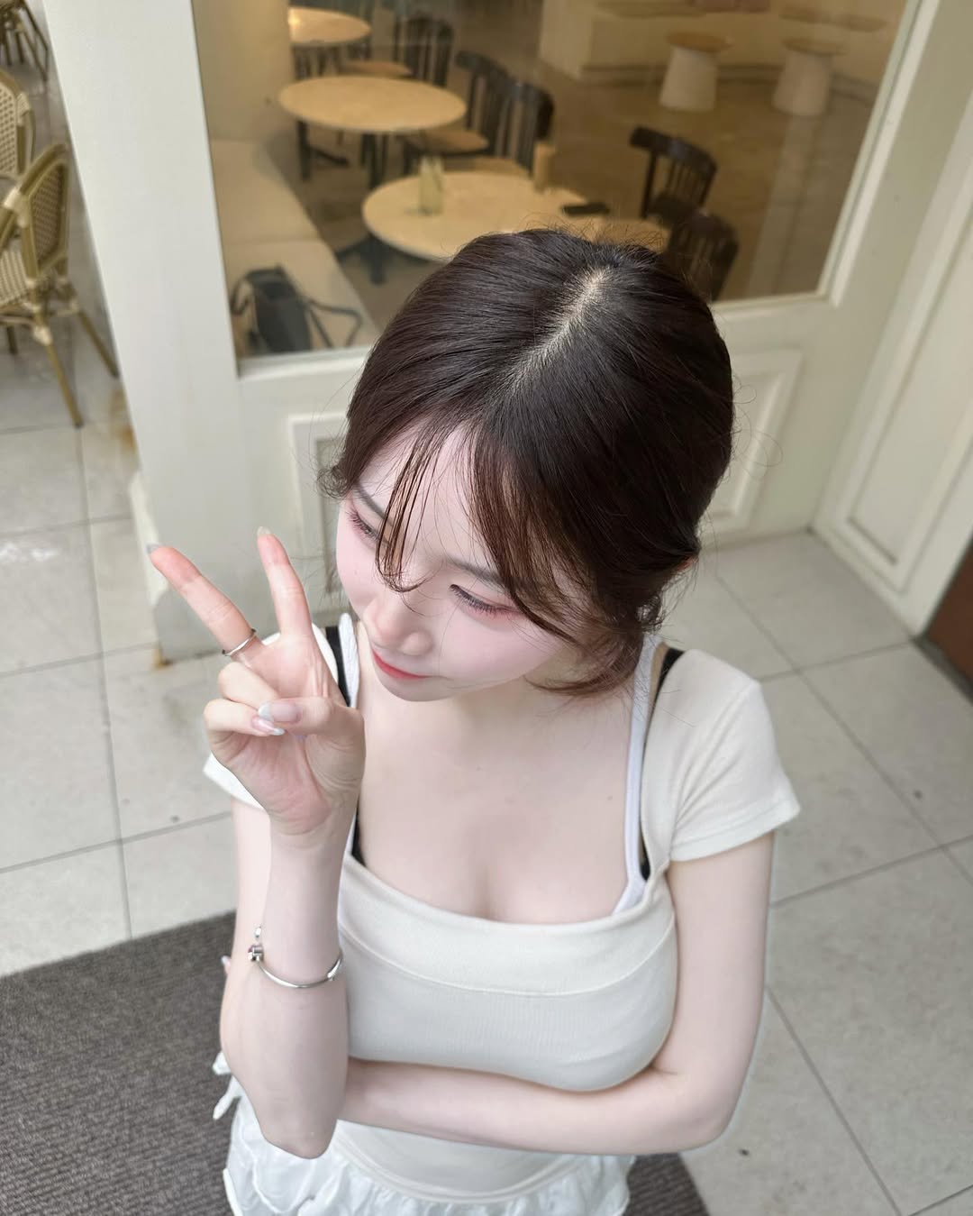 【正妹】Asuna美白大长腿街拍，感受并记录那些温柔的瞬间！