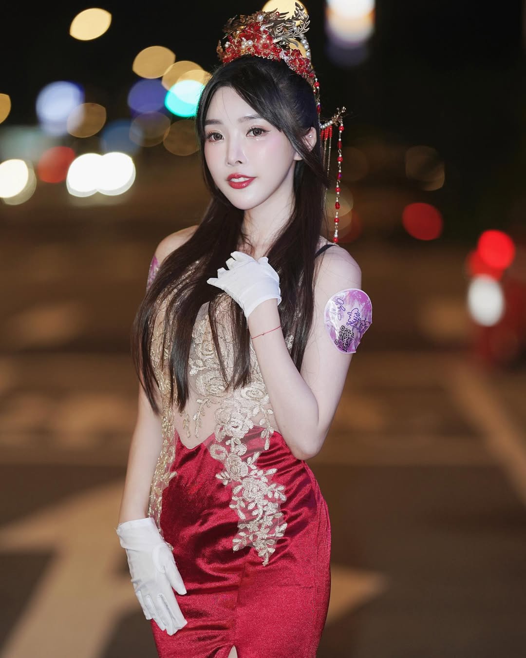 【正妹】莉雅Lia旗袍透视装礼生，藏在微笑背后的自信与自在！