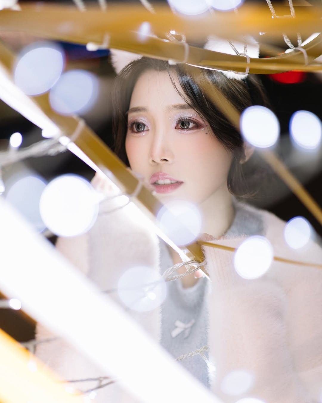 【正妹】莉雅Lia霓虹灯下写真，那一瞬间仿佛凝固了时间！