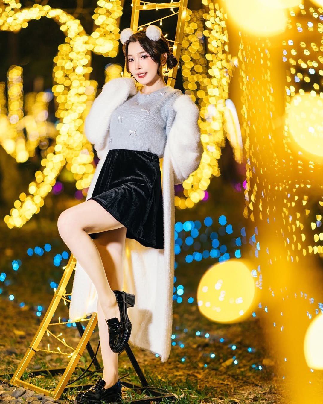 【正妹】莉雅Lia霓虹灯下写真，那一瞬间仿佛凝固了时间！