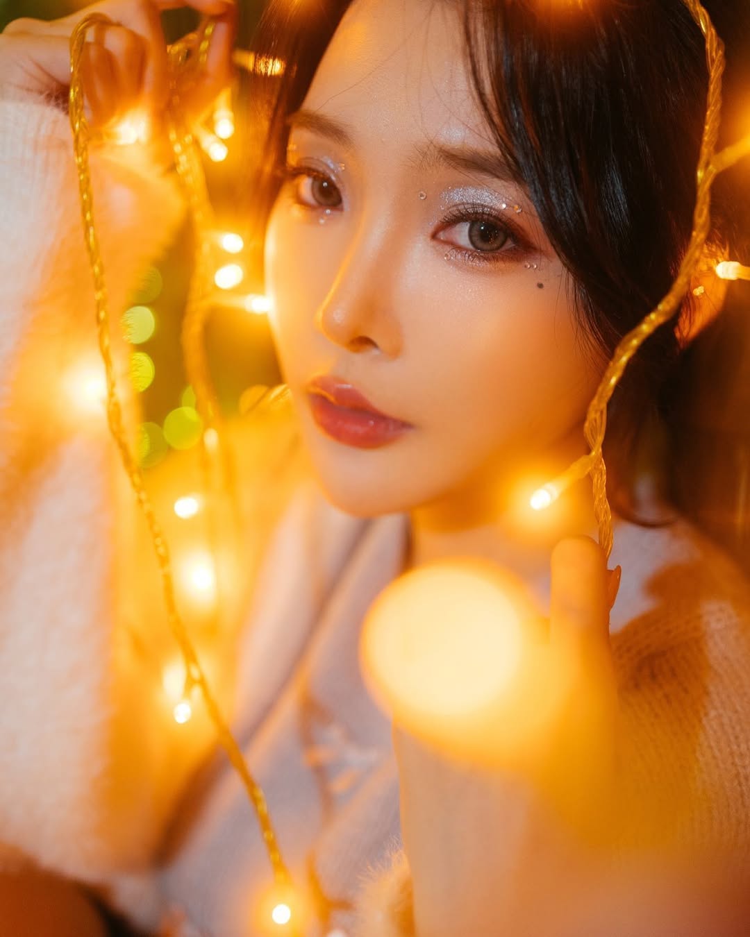 【正妹】莉雅Lia霓虹灯下写真，那一瞬间仿佛凝固了时间！