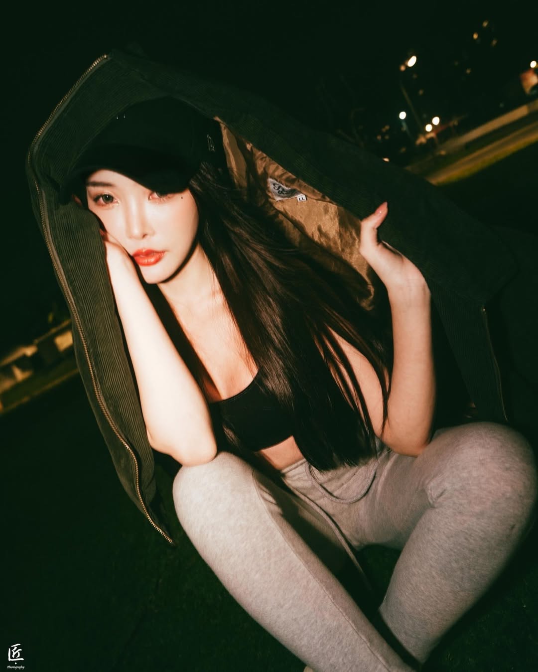 【正妹】莉雅Lia夜景公园拍照，让夜晚更有温度！