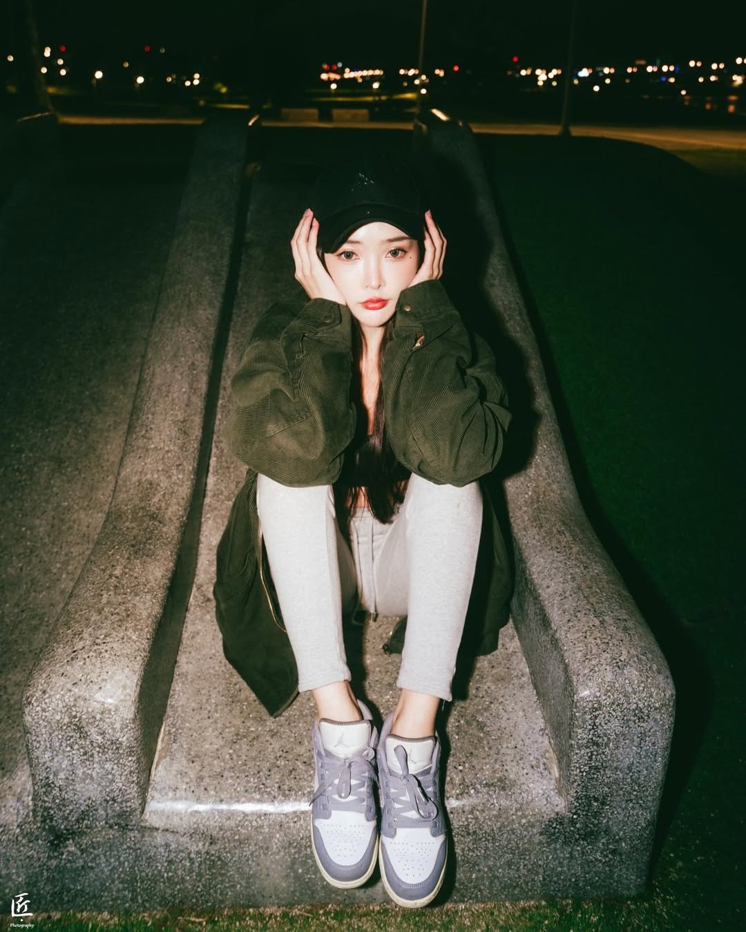 【正妹】莉雅Lia夜景公园拍照，让夜晚更有温度！