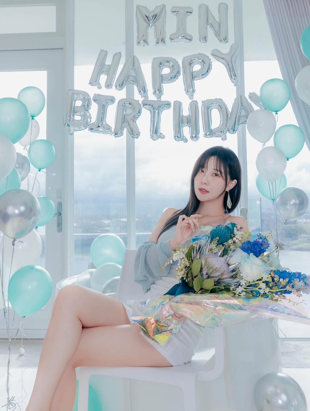 【正妹】羽晴Min生日美照，纯又带着一点小性感的气质！