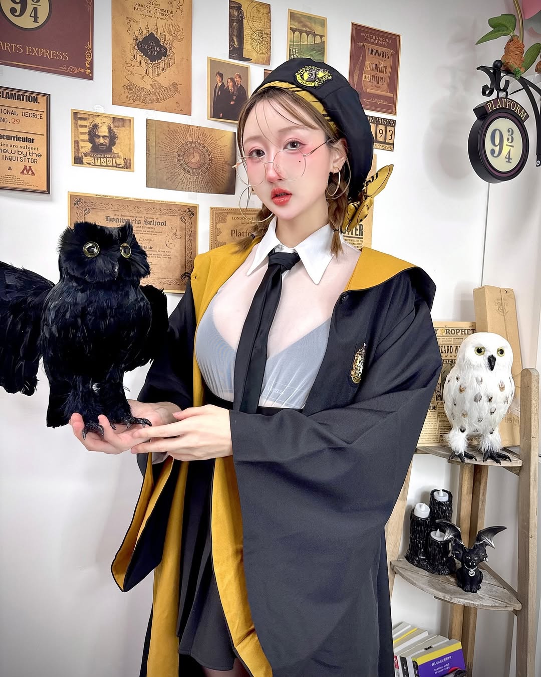 【正妹】叶妮妮Minnie黑丝女版哈利波特，不刻意追求极端的性感！