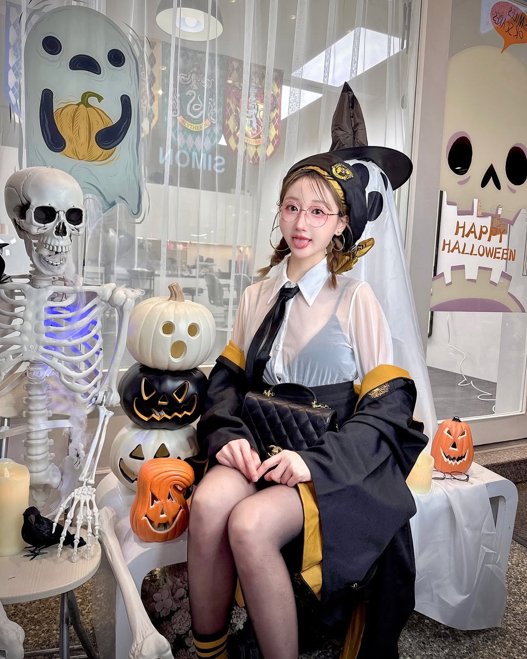 【正妹】叶妮妮Minnie黑丝女版哈利波特，不刻意追求极端的性感！