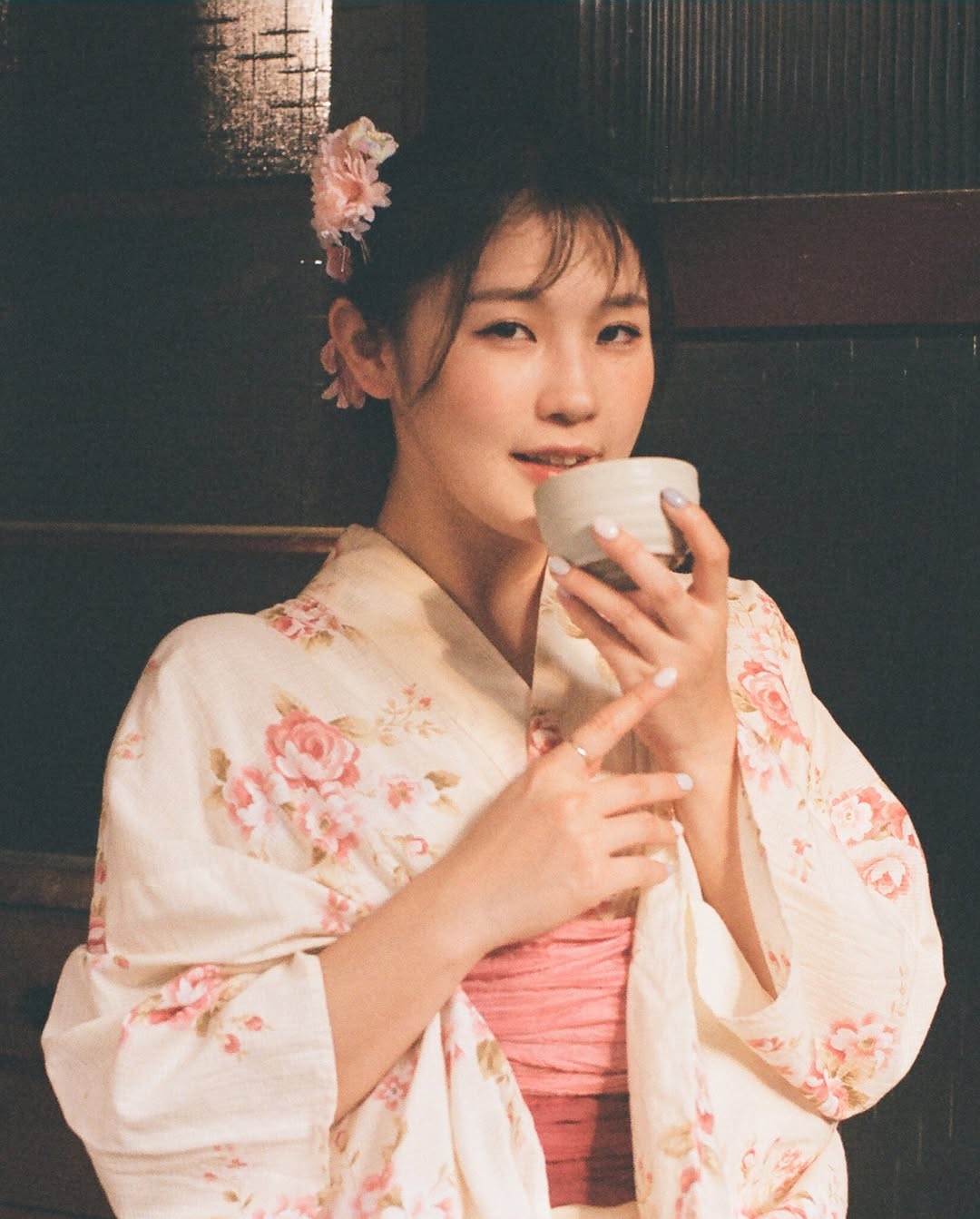 【正妹】花惹发和服超美，注入了一抹清新的风景！