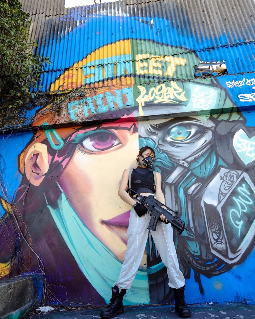 【正妹】花惹发武装女抢手装扮，搭配具有时尚感的小配件！