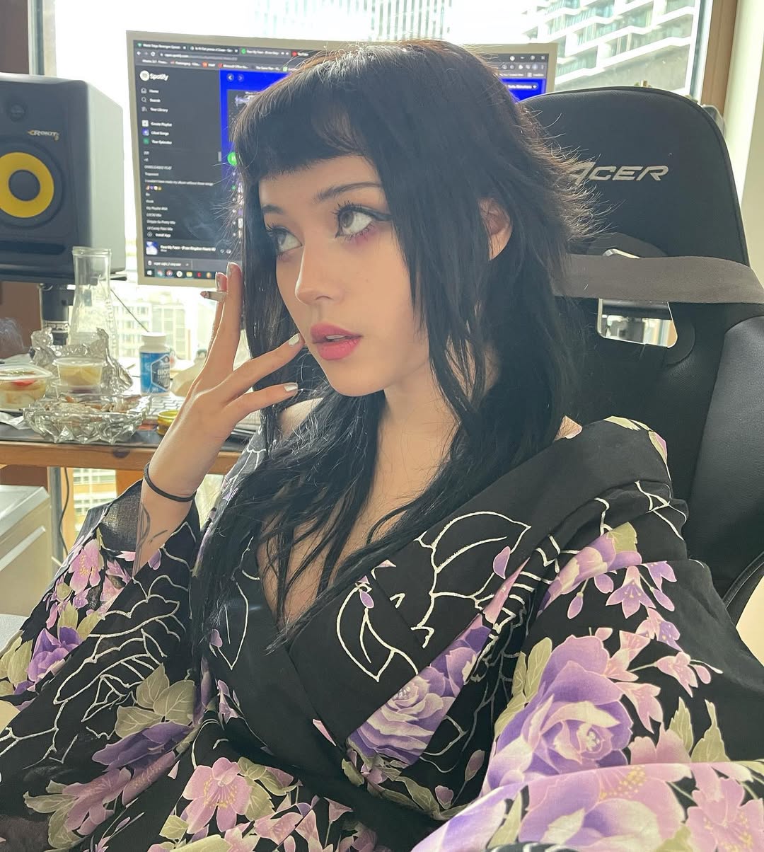 【正妹】JadeyAnh实况女主播，可爱可以与成熟共在！