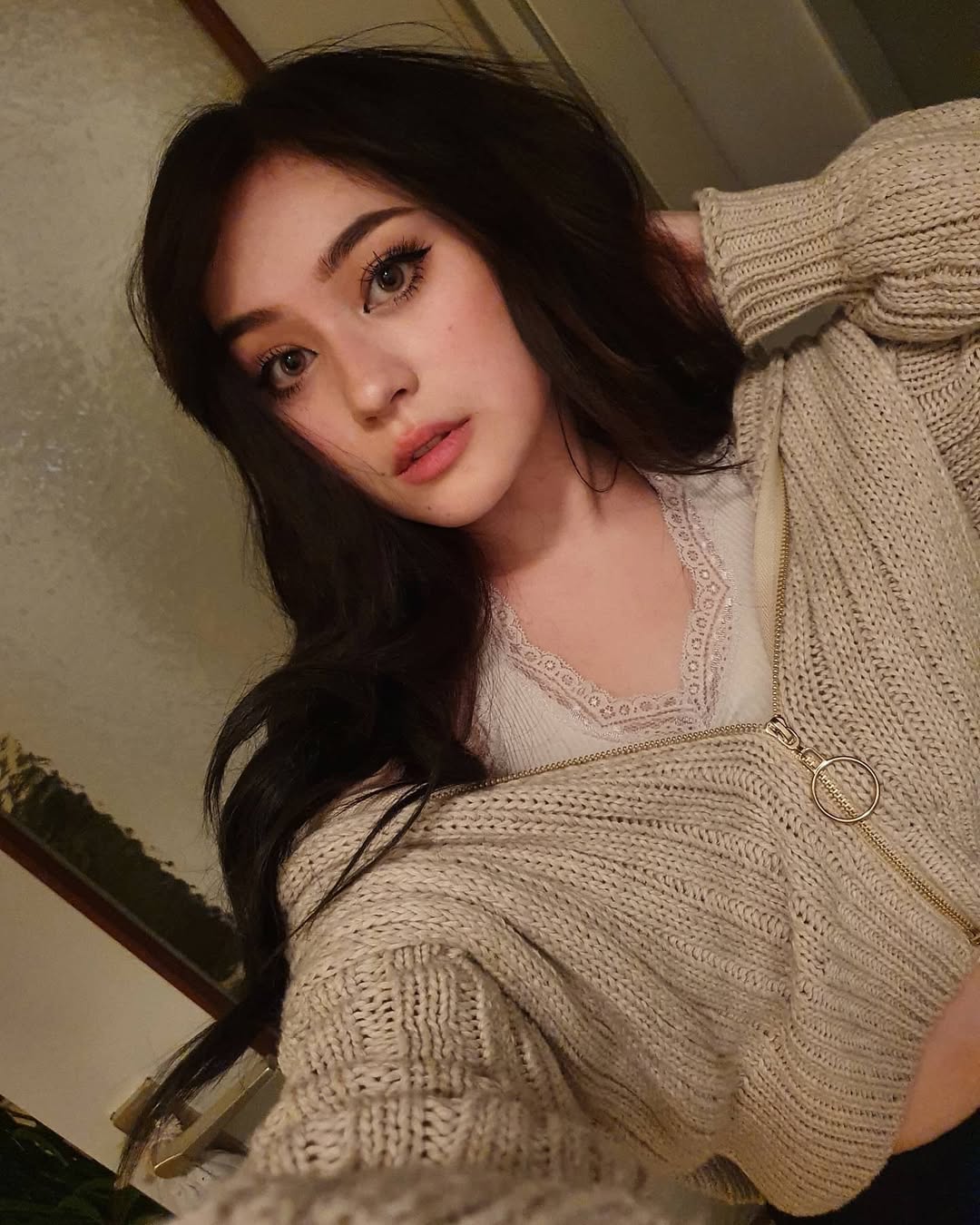 【正妹】JadeyAnh实况女主播，可爱可以与成熟共在！