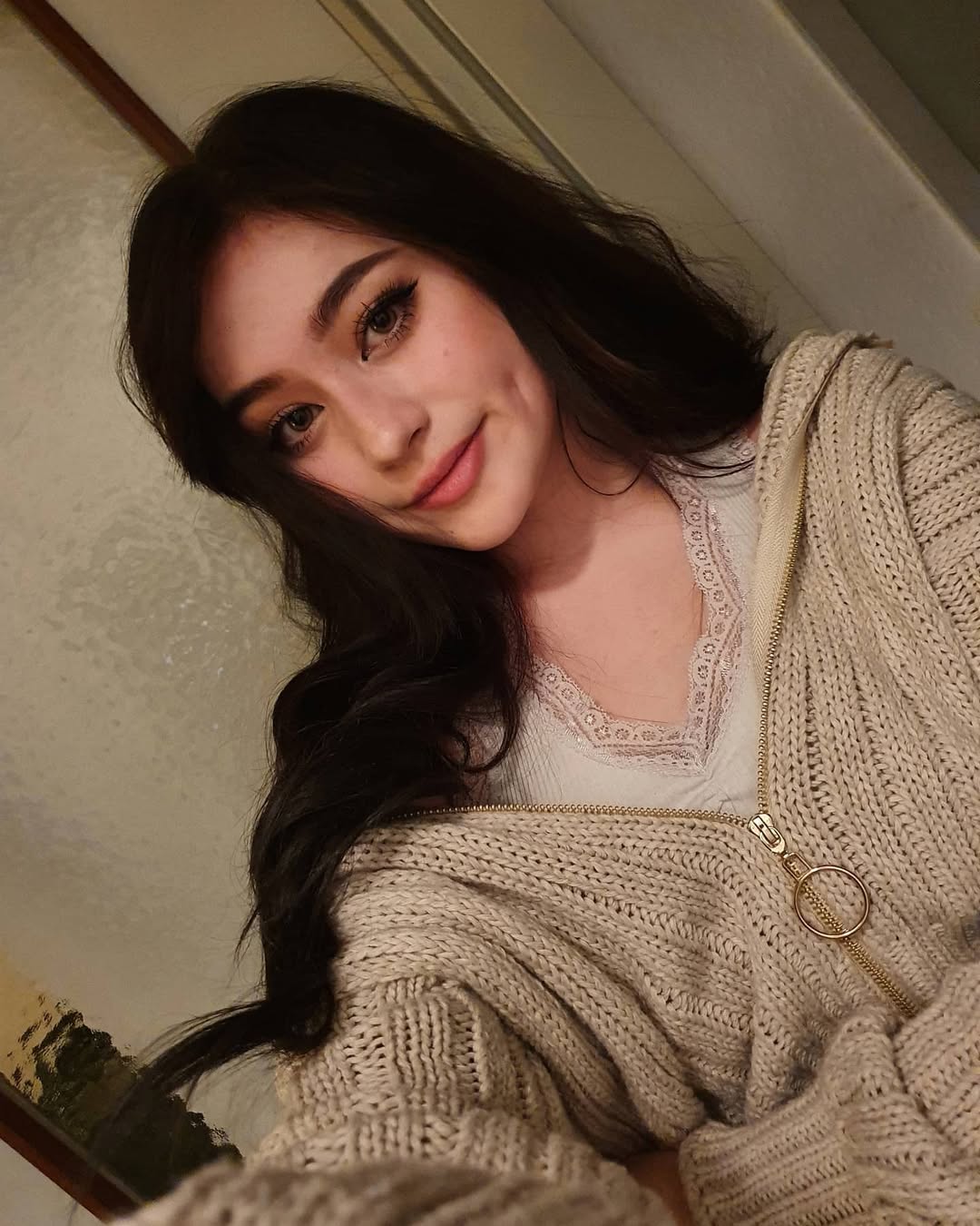 【正妹】JadeyAnh实况女主播，可爱可以与成熟共在！