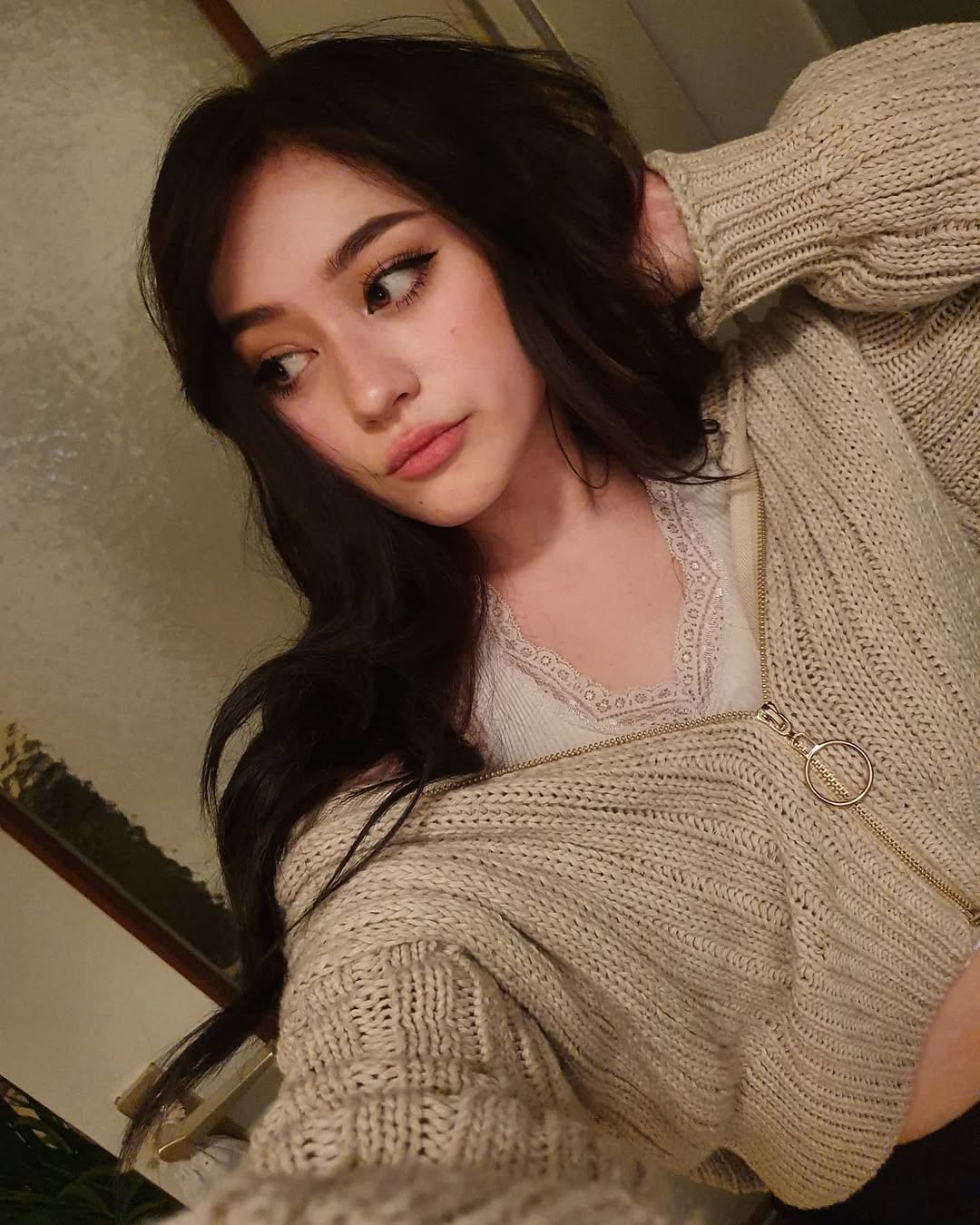 【正妹】JadeyAnh实况女主播，可爱可以与成熟共在！