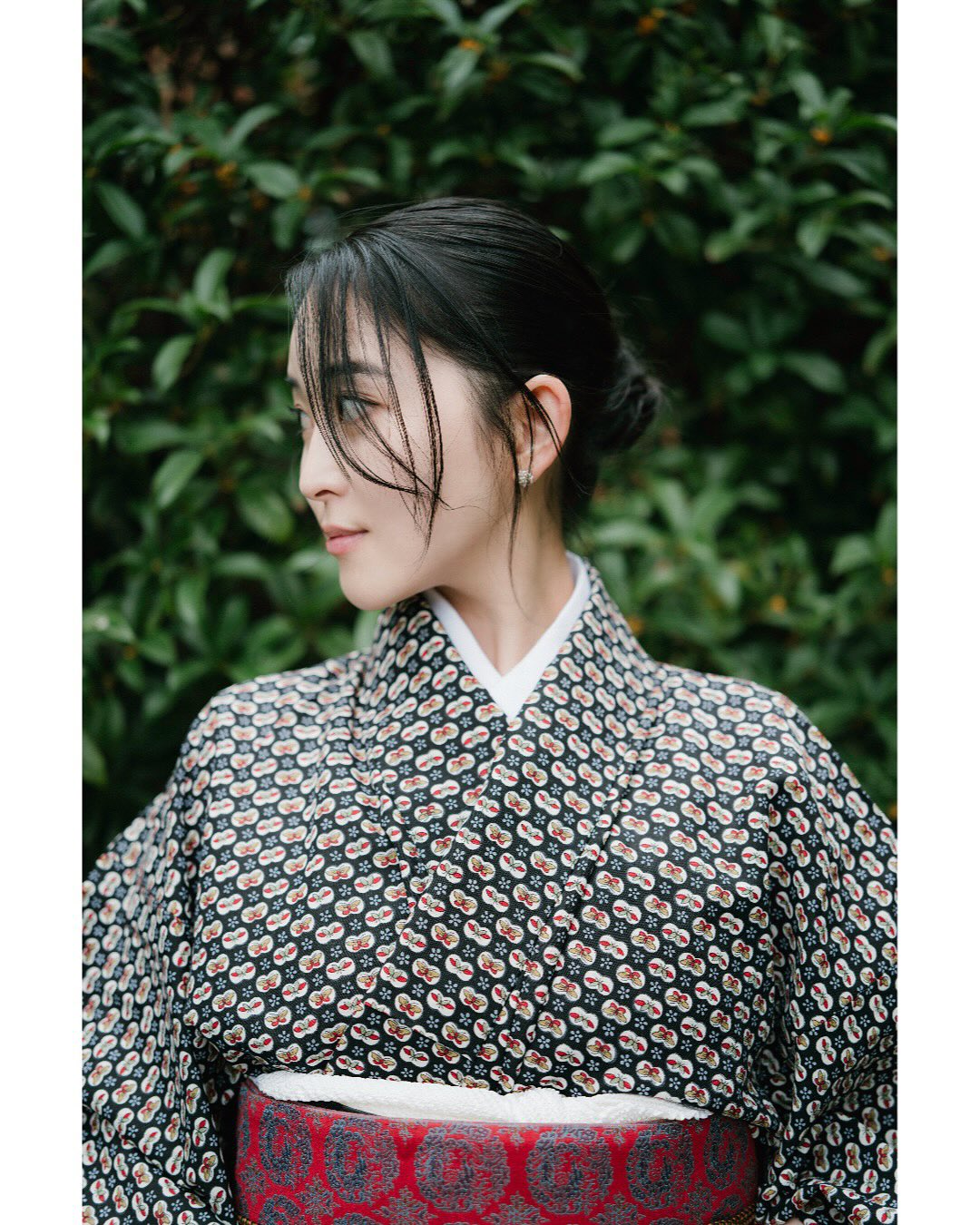 【正妹】おしの沙羅书法家美女，她在镜头前常带着甜美的笑容！