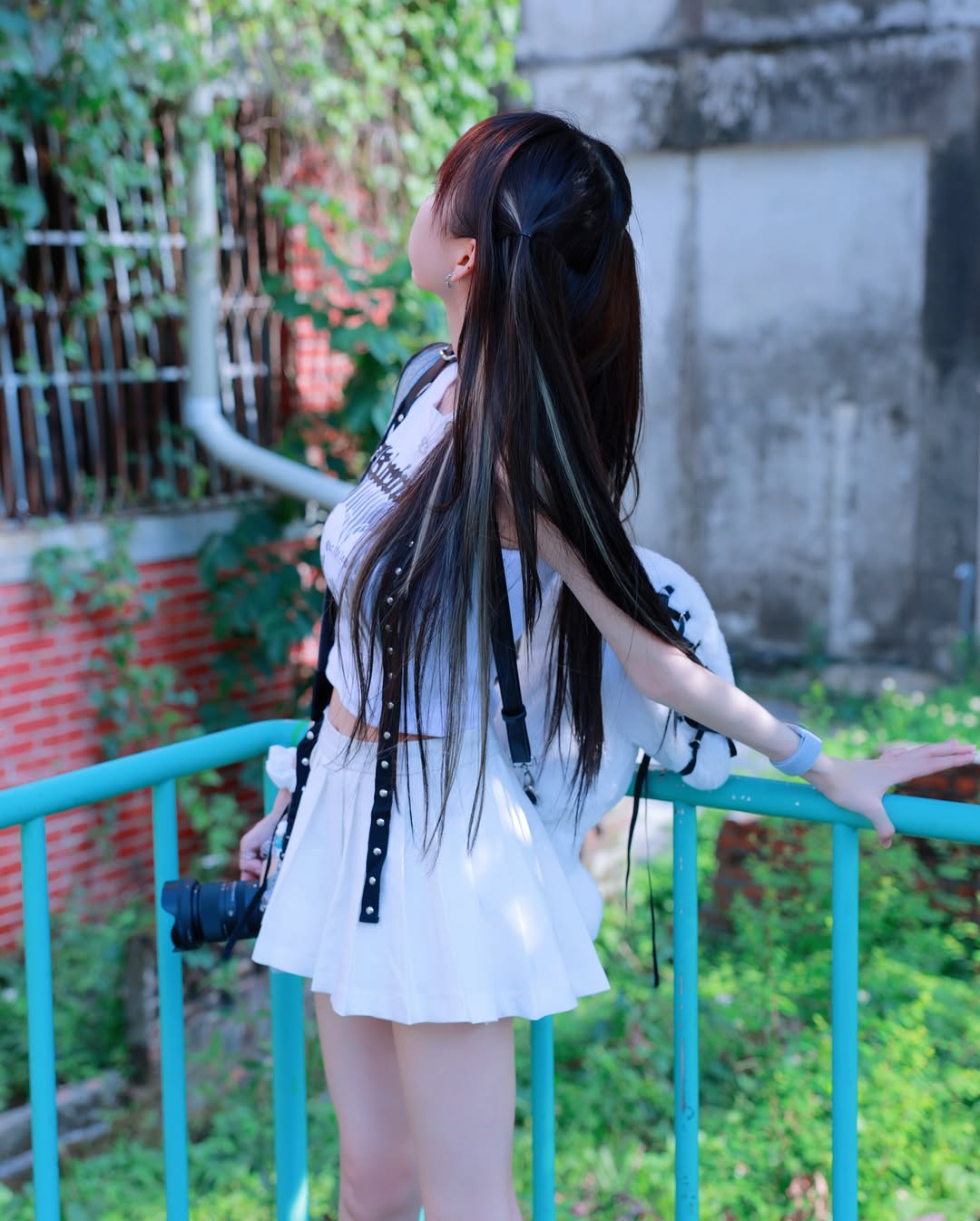 【正妹】赵兔兔喵主播户外摄影，温柔的眼神恰到好处的微笑！