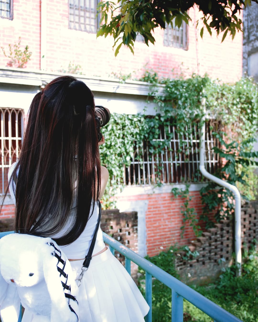 【正妹】赵兔兔喵主播户外摄影，温柔的眼神恰到好处的微笑！