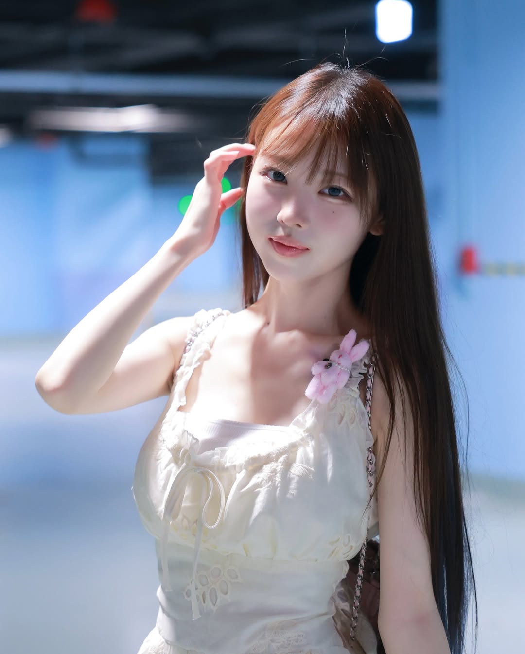 【正妹】赵兔兔喵甜美主播街拍，捕捉住心底最柔软的部分！