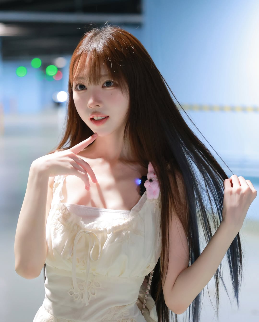 【正妹】赵兔兔喵甜美主播街拍，捕捉住心底最柔软的部分！