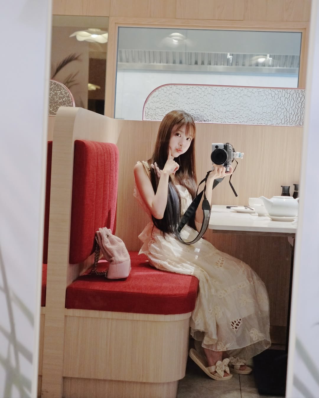 【正妹】赵兔兔喵甜美主播街拍，捕捉住心底最柔软的部分！