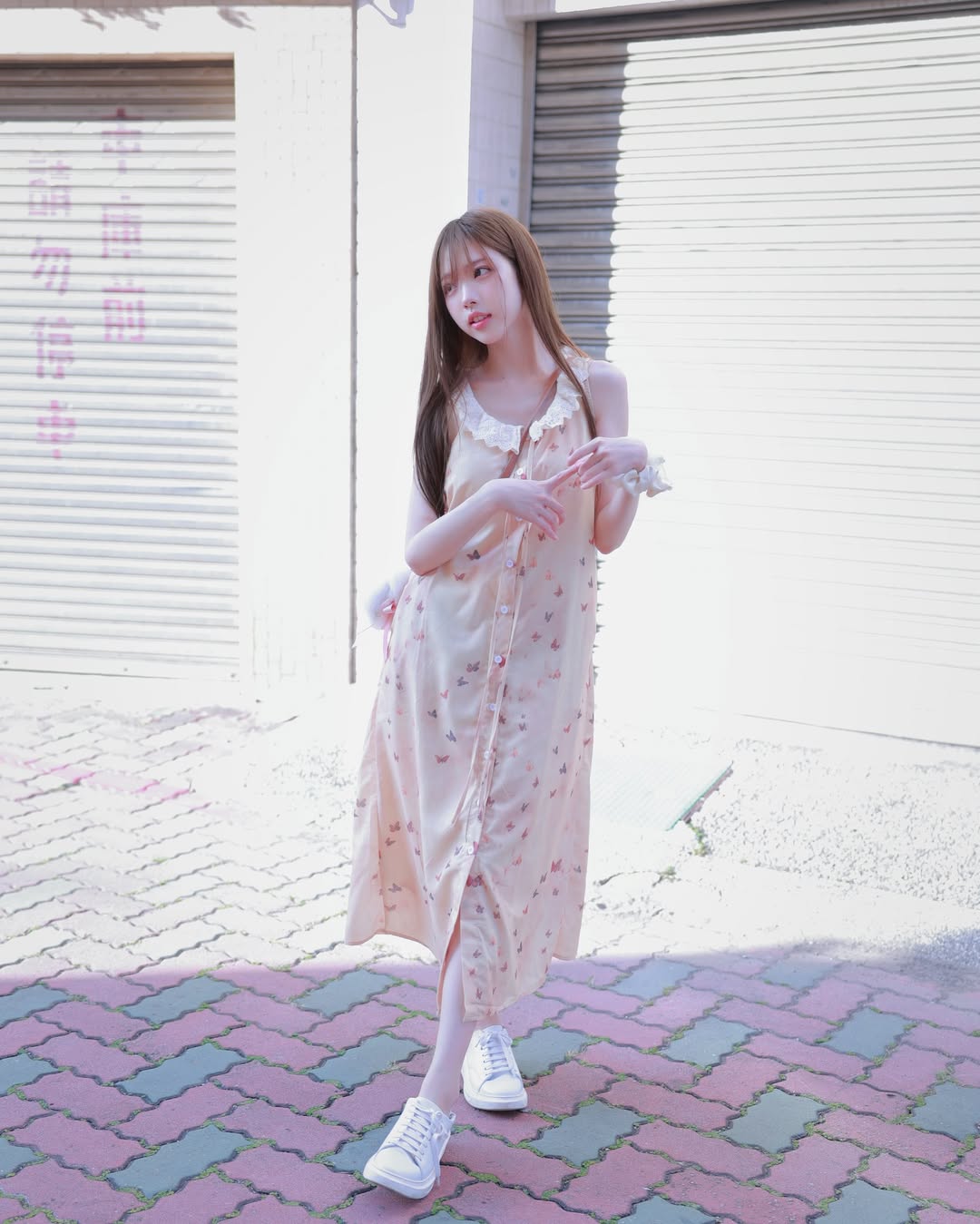 【正妹】赵兔兔喵主播超可爱街拍，让人感受到的治愈力量！