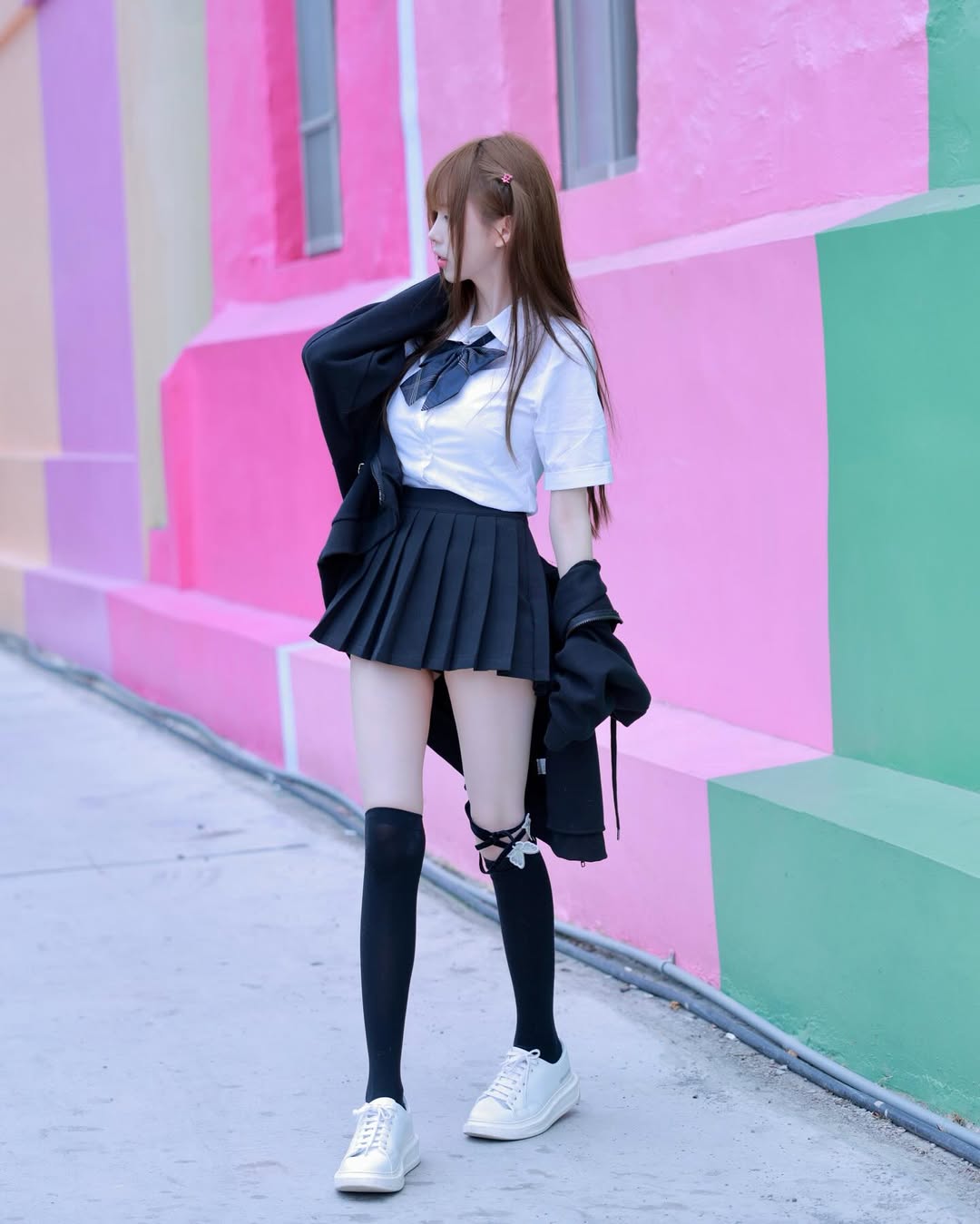 【正妹】赵兔兔喵沙滩上JK制服美照，抓住了无数人的目光！