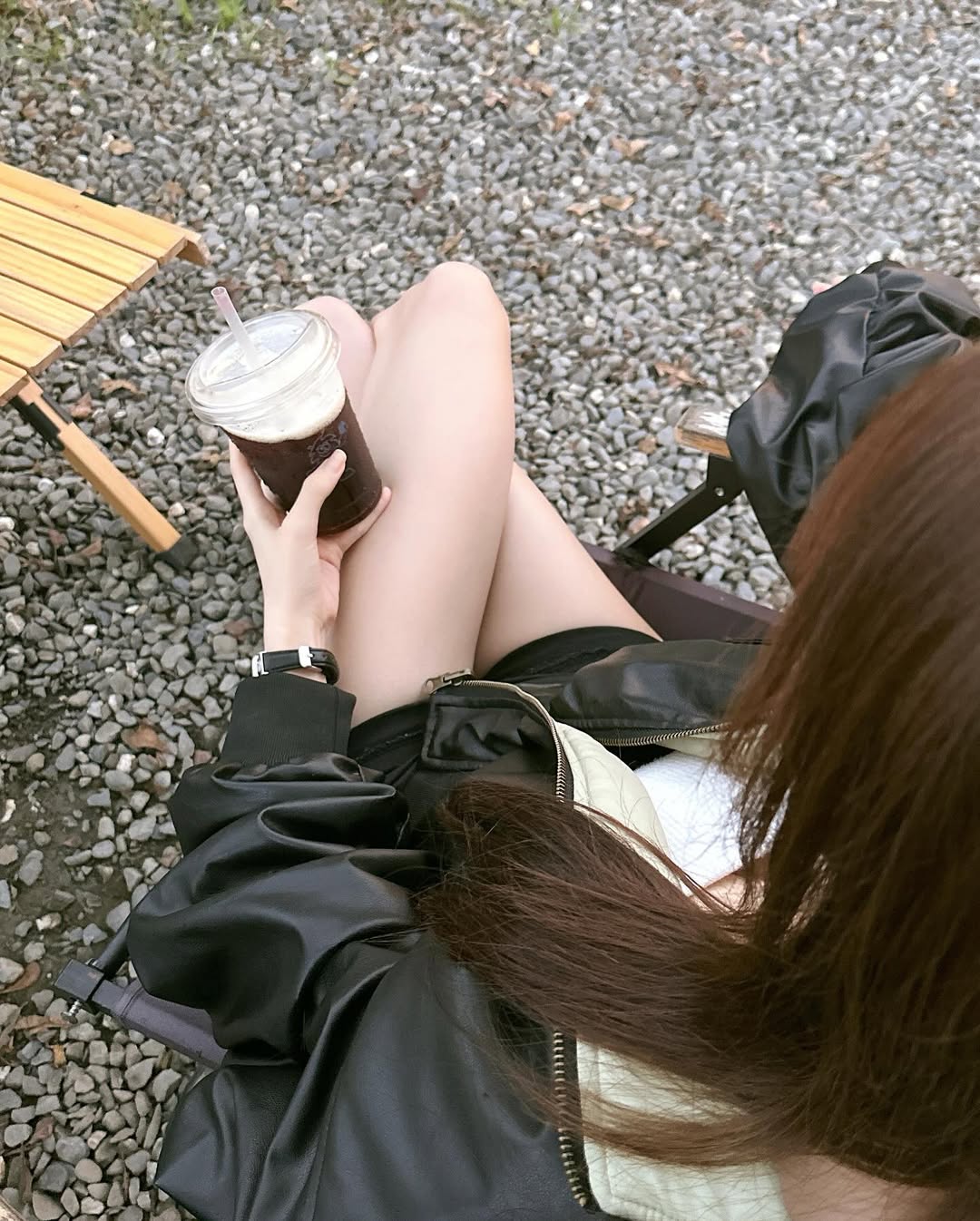 【正妹】赵兔兔喵户外马场美照，定义自己对美的期待与追求！