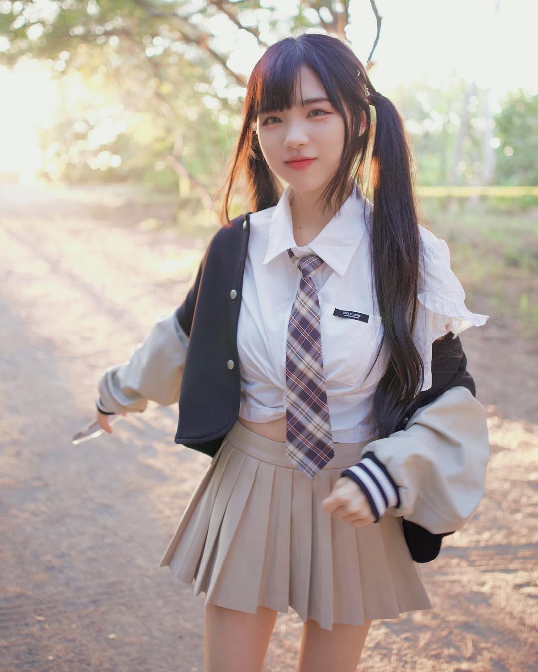 【正妹】赵兔兔喵主播黑丝JK制服，欢安静的小众生活者！