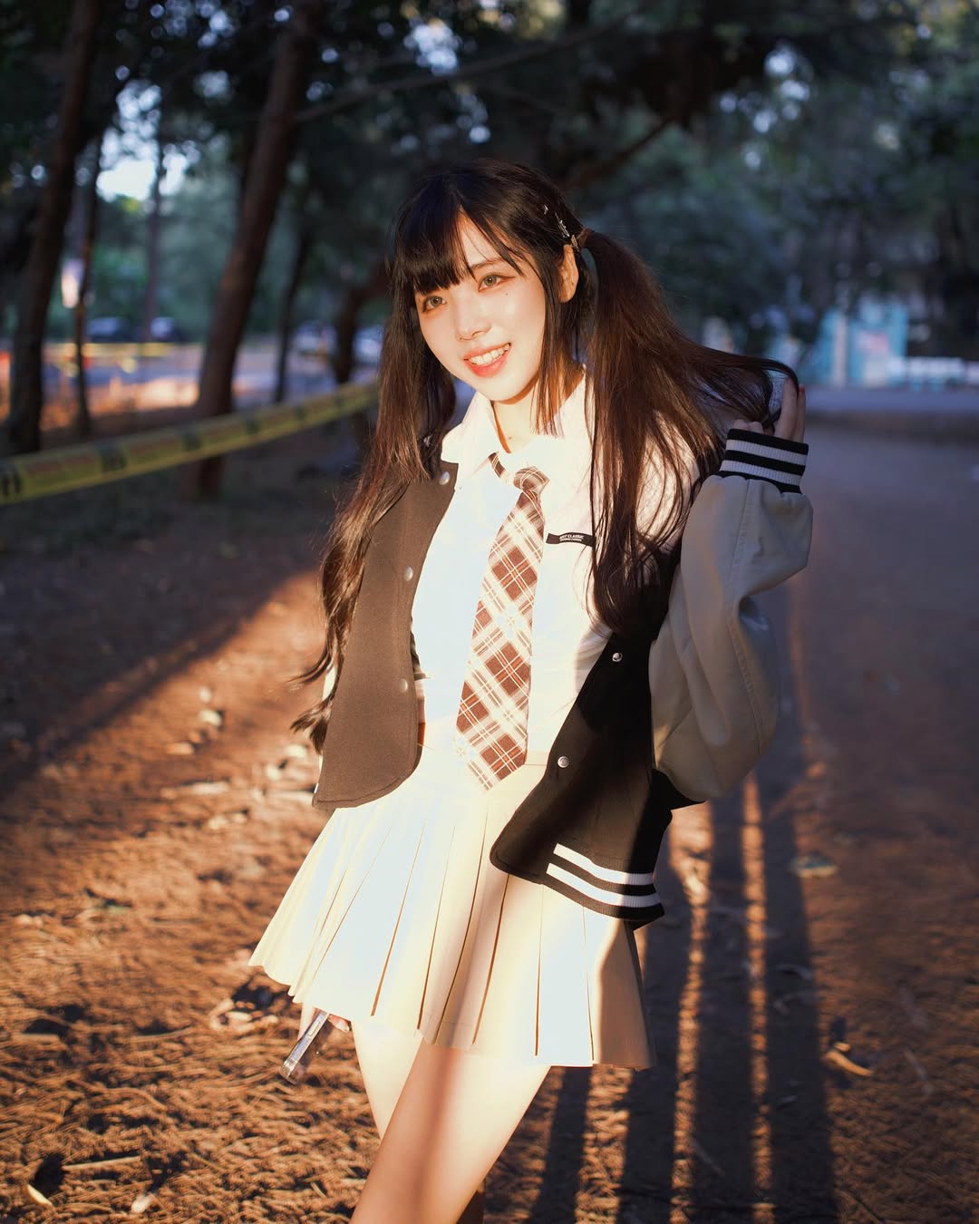 【正妹】赵兔兔喵主播黑丝JK制服，欢安静的小众生活者！