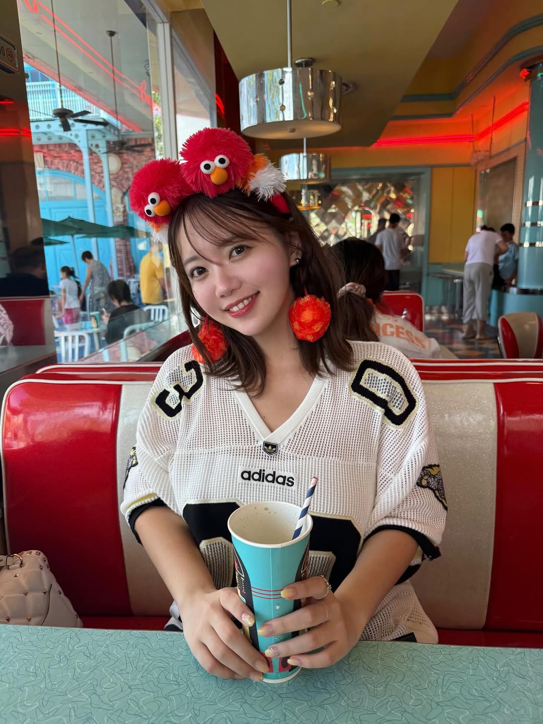 【正妹】まりちゃん网红游乐园打卡，感受平凡日子里的美好！