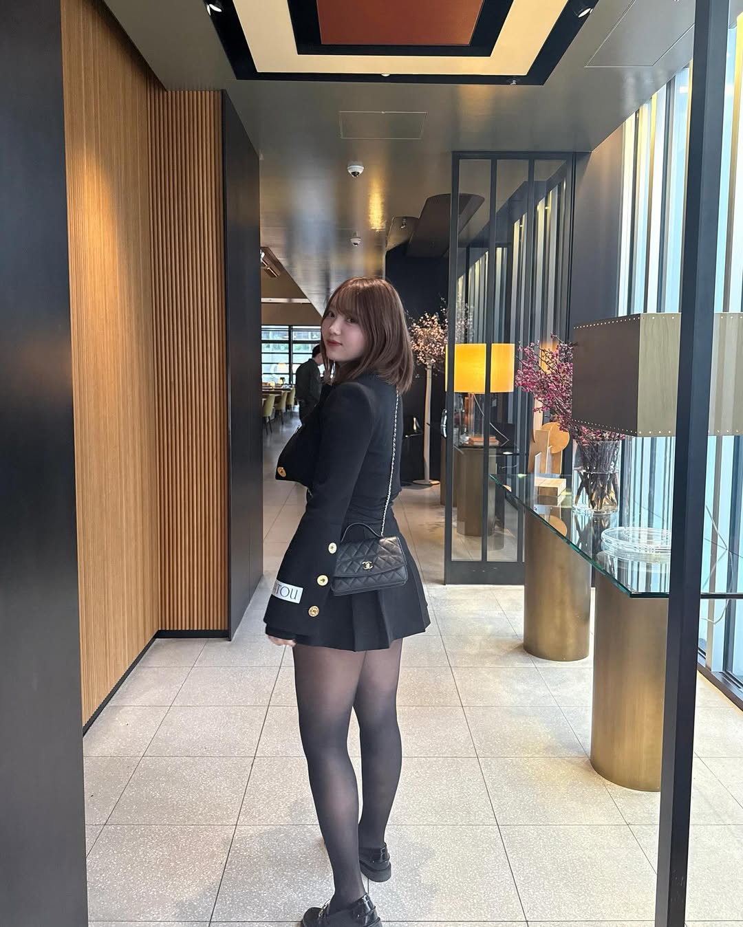 【正妹】まりちゃん网红的咖啡时光，暖心笑容与活力并存！