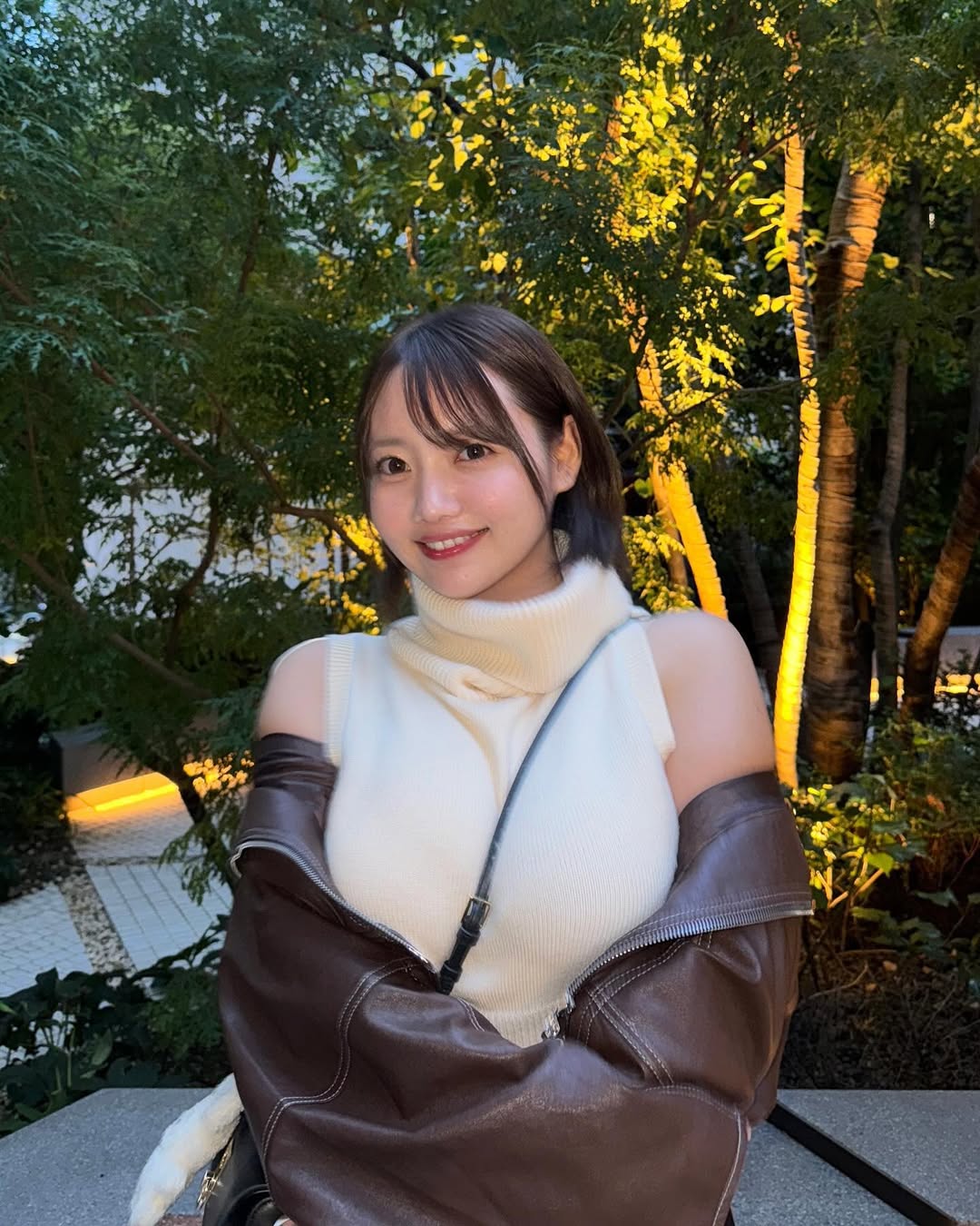 【正妹】まりちゃん黄昏街拍超美，她的微笑不像刺眼的阳光！