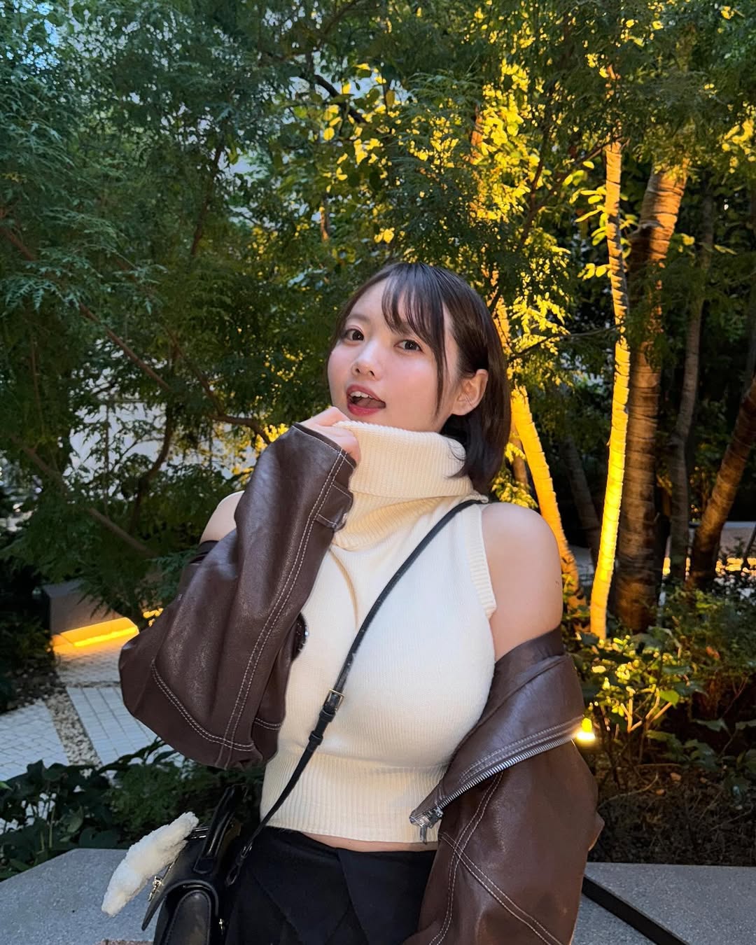 【正妹】まりちゃん黄昏街拍超美，她的微笑不像刺眼的阳光！