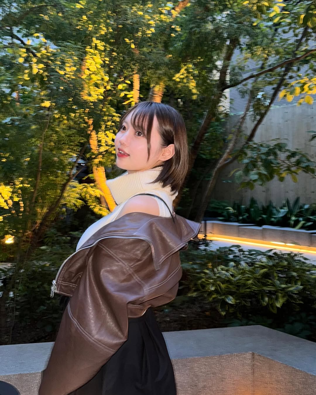 【正妹】まりちゃん黄昏街拍超美，她的微笑不像刺眼的阳光！