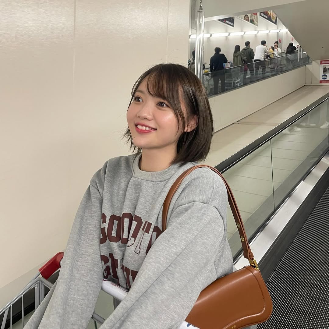 【正妹】まりちゃん超市购物美照，安静地享受生活的片刻！